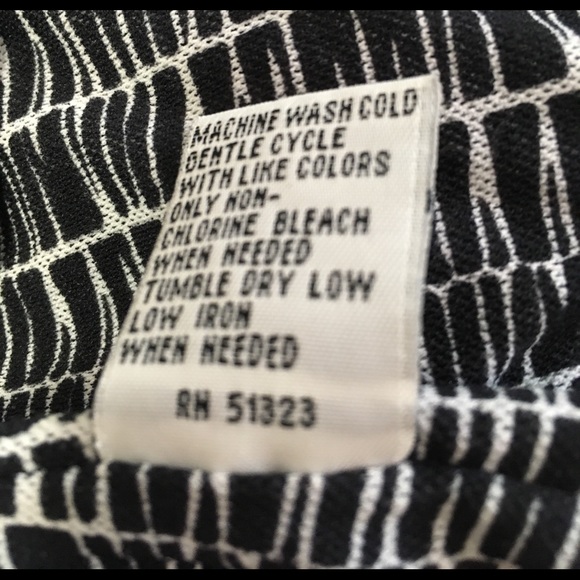 Kenneth Cole V Neck Top Blouse Sleeveless M Nylon - Picture 8 of 8